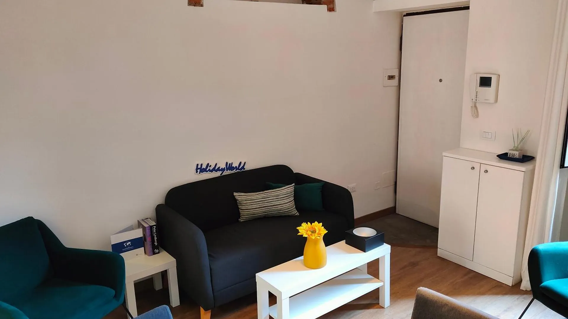 Heart Of Milan By Holiday World Apartment Italy